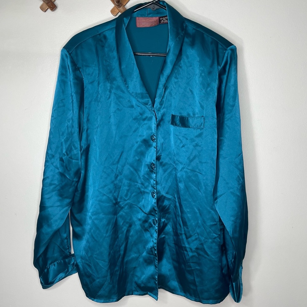 5/$25 Vintage silky blue button down long sleeve blouse
